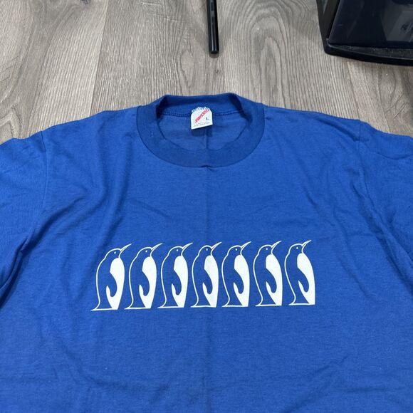 Vintage 80s Single Stitch Penguins Marching Tee T Shirt Size Large - Picture 3 of 7